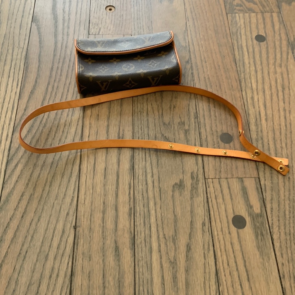Great condition Louis Vuitton belt bag. 100 percent authentic